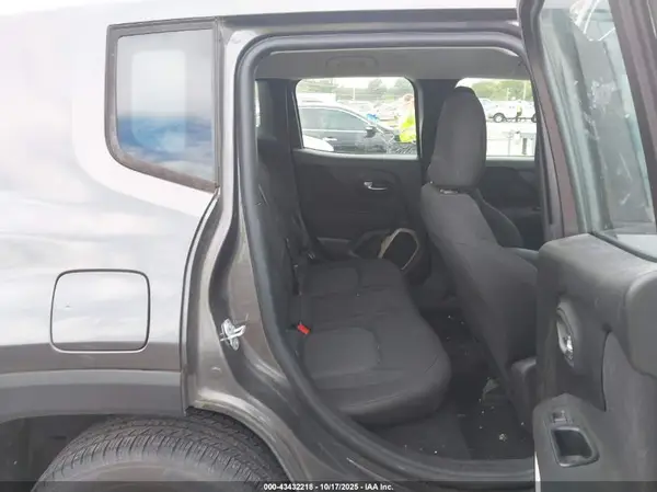 ZACCJBAT8GPD50303 2016 JEEP RENEGADE - Image 8