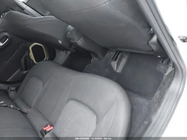 ZACCJBAT9GPE27681 2016 JEEP RENEGADE - Image 8