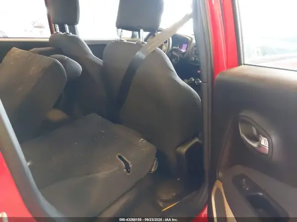 ZACCJBATXGPD46754 2016 JEEP RENEGADE - Image 8
