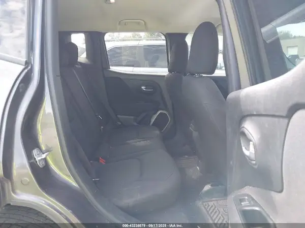 ZACCJBATXGPD63862 2016 JEEP RENEGADE - Image 8