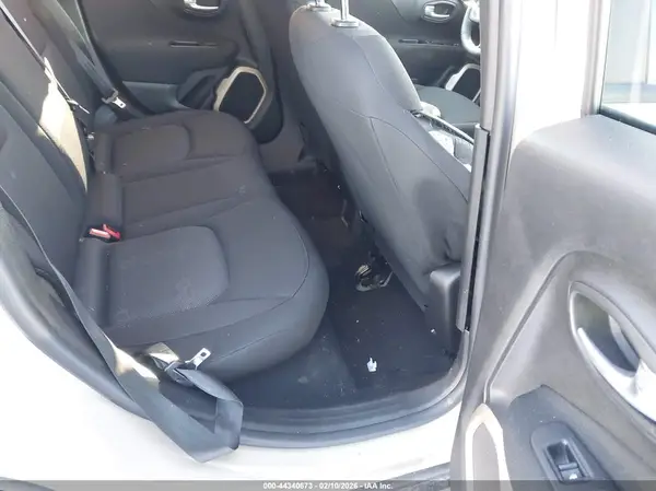 ZACCJBATXGPE00649 2016 JEEP RENEGADE - Image 8