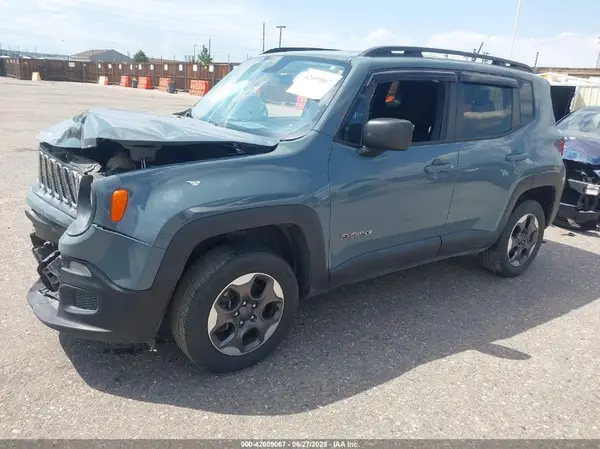 ZACCJBATXGPE14289 2016 JEEP RENEGADE - Image 2