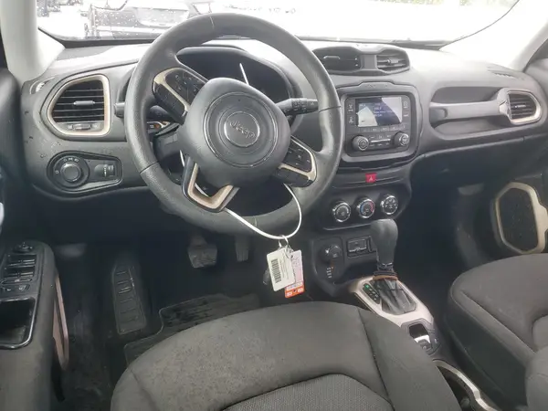 ZACCJBATXGPE30718 2016 JEEP RENEGADE - Image 8