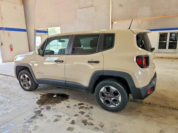 ZACCJBAW2GPD19638 2016 JEEP RENEGADE - Image 2