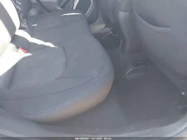 ZACCJBBB0HPE51181 2017 JEEP RENEGADE - Image 8