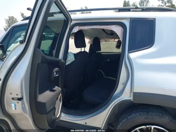 ZACCJBBB0HPE61614 2017 JEEP RENEGADE - Image 8