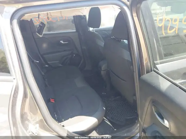 ZACCJBBB0HPF31161 2017 JEEP RENEGADE - Image 8