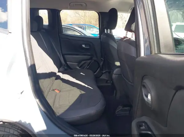 ZACCJBBB0HPG30353 2017 JEEP RENEGADE - Image 8
