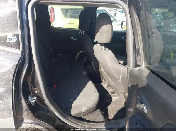 ZACCJBBB0HPG57892 2017 JEEP RENEGADE - Image 8