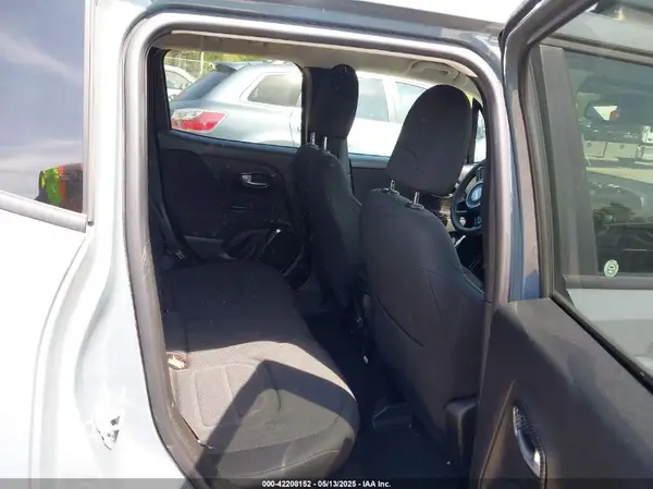 ZACCJBBB0JPG99713 2018 JEEP RENEGADE - Image 8