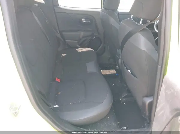 ZACCJBBB0JPH02500 2018 JEEP RENEGADE - Image 8