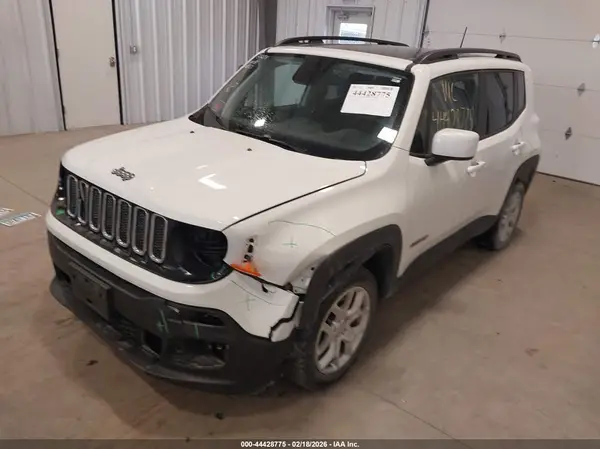 ZACCJBBB0JPH08412 2018 JEEP RENEGADE - Image 2