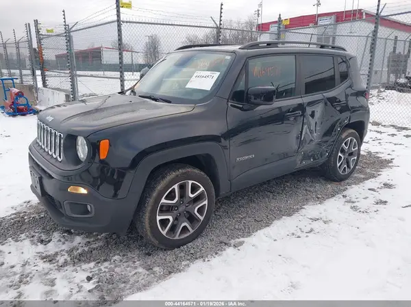 ZACCJBBB0JPH28501 2018 JEEP RENEGADE - Image 2