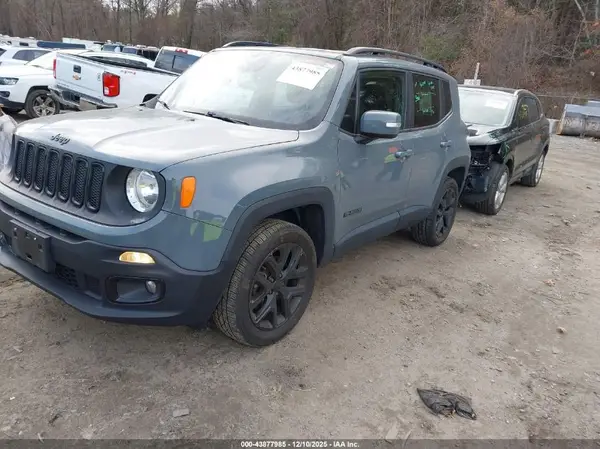 ZACCJBBB0JPH33181 2018 JEEP RENEGADE - Image 2