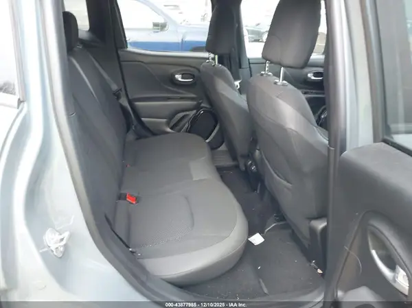 ZACCJBBB0JPH33181 2018 JEEP RENEGADE - Image 8