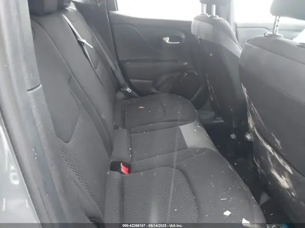 ZACCJBBB0JPH37537 2018 JEEP RENEGADE - Image 8