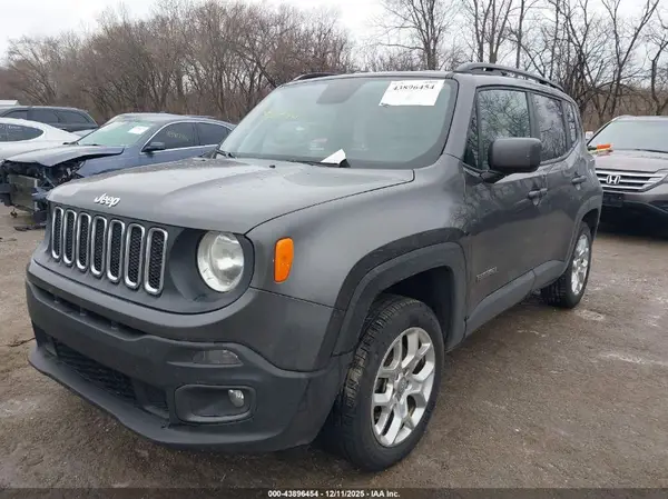 ZACCJBBB0JPH41975 2018 JEEP RENEGADE - Image 2