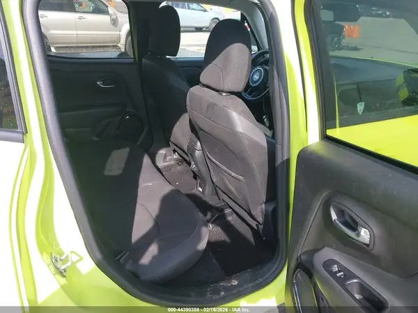 ZACCJBBB0JPH68853 2018 JEEP RENEGADE - Image 8