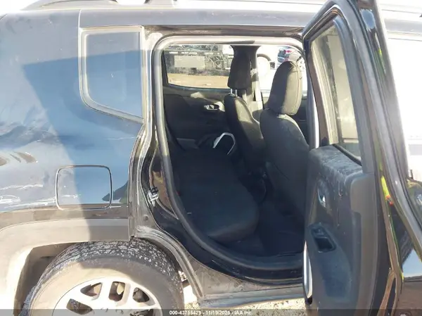 ZACCJBBB0JPH76922 2018 JEEP RENEGADE - Image 8