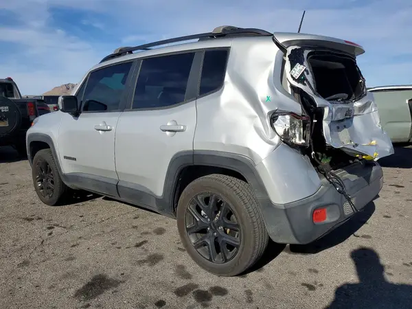 ZACCJBBB0JPH76953 2018 JEEP RENEGADE - Image 2