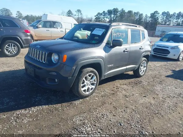 ZACCJBBB0JPJ02766 2018 JEEP RENEGADE - Image 2