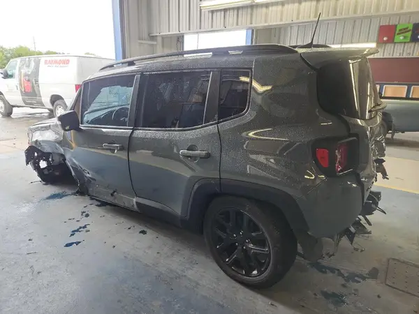 ZACCJBBB0JPJ19616 2018 JEEP RENEGADE - Image 2
