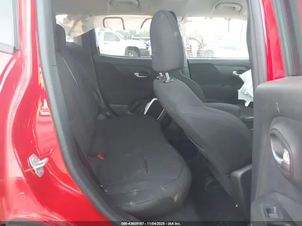 ZACCJBBB0JPJ38604 2018 JEEP RENEGADE - Image 8