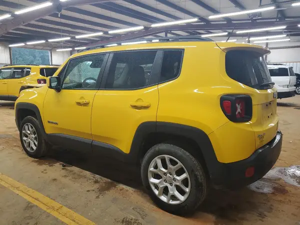 ZACCJBBB1HPE42117 2017 JEEP RENEGADE - Image 2