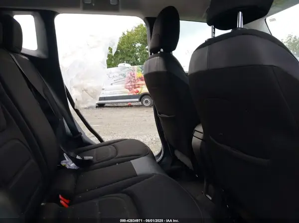 ZACCJBBB1HPG03730 2017 JEEP RENEGADE - Image 8