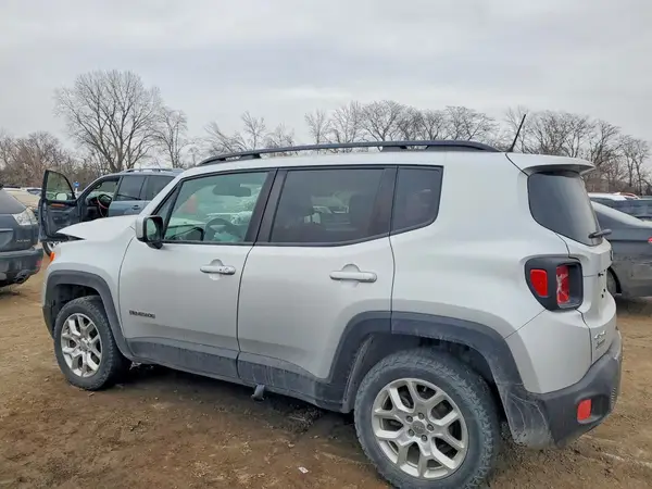 ZACCJBBB1HPG11388 2017 JEEP RENEGADE - Image 2