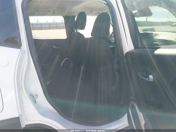 ZACCJBBB1HPG24562 2017 JEEP RENEGADE - Image 8