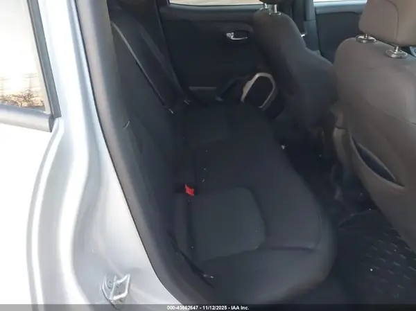 ZACCJBBB1HPG39482 2017 JEEP RENEGADE - Image 8