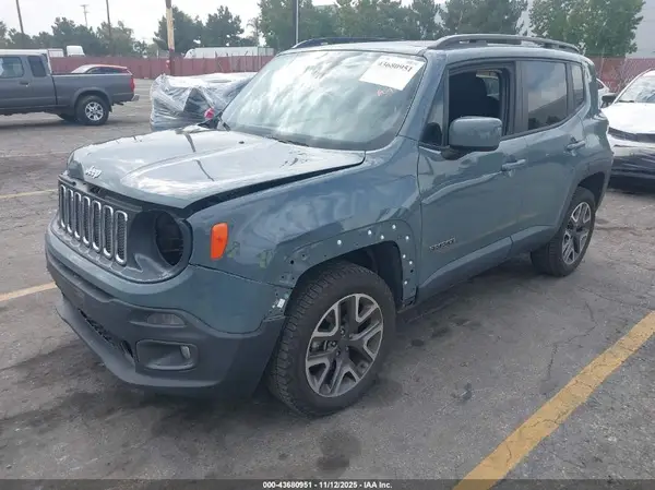 ZACCJBBB1JPH10699 2018 JEEP RENEGADE - Image 2