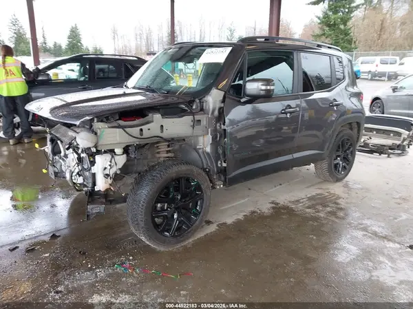 ZACCJBBB1JPH21279 2018 JEEP RENEGADE - Image 2