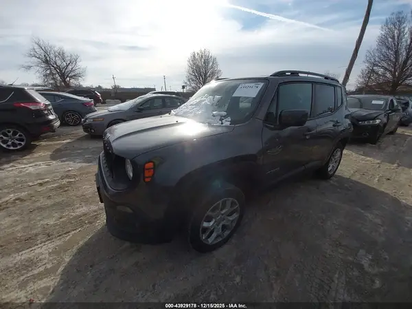 ZACCJBBB1JPH69767 2018 JEEP RENEGADE - Image 2