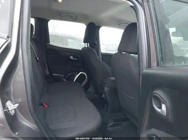 ZACCJBBB1JPH83801 2018 JEEP RENEGADE - Image 8