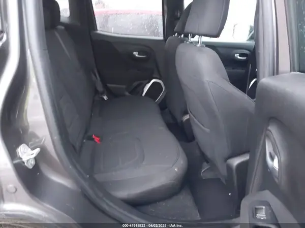 ZACCJBBB1JPH83863 2018 JEEP RENEGADE - Image 8