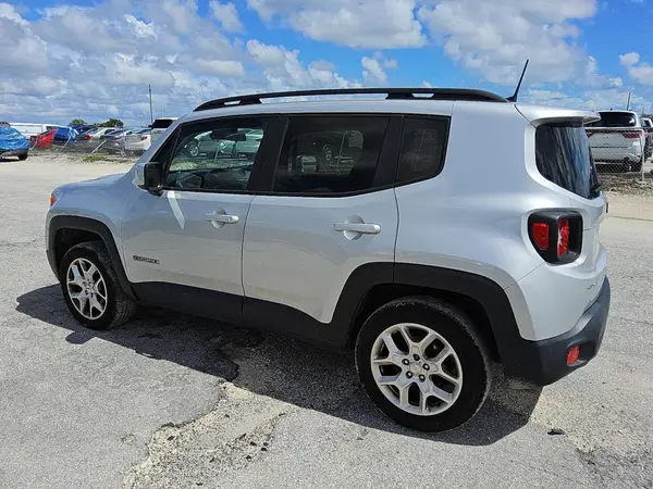 ZACCJBBB1JPJ39180 2018 JEEP RENEGADE - Image 2