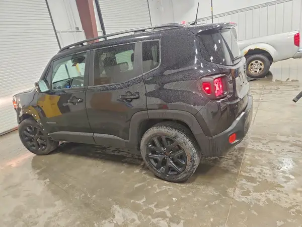 ZACCJBBB1JPJ45562 2018 JEEP RENEGADE - Image 2