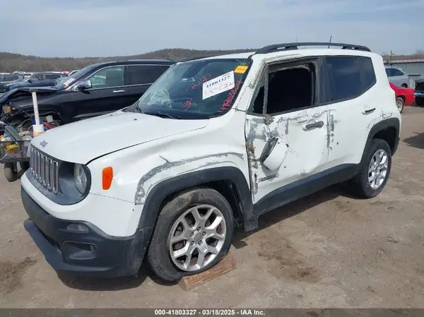 ZACCJBBB2HPE57919 2017 JEEP RENEGADE - Image 2