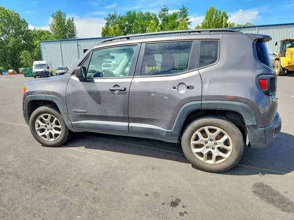 ZACCJBBB2HPE58178 2017 JEEP RENEGADE - Image 2