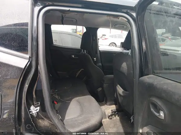 ZACCJBBB2HPE58519 2017 JEEP RENEGADE - Image 8