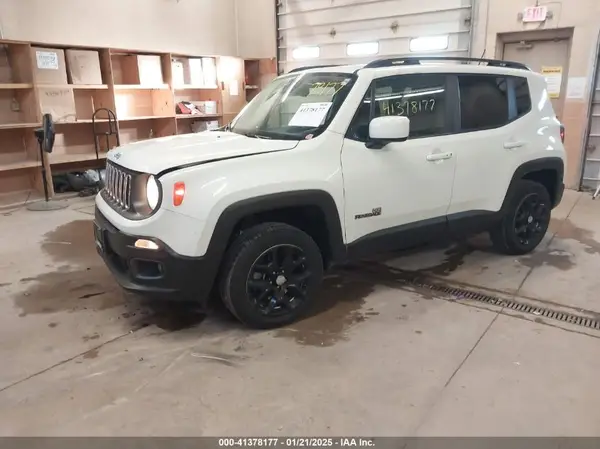 ZACCJBBB2HPG39801 2017 JEEP RENEGADE - Image 2