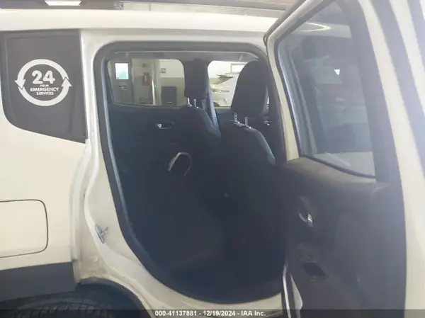 ZACCJBBB2JPH23798 2018 JEEP RENEGADE - Image 8