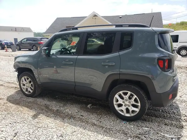 ZACCJBBB2JPH38804 2018 JEEP RENEGADE - Image 2