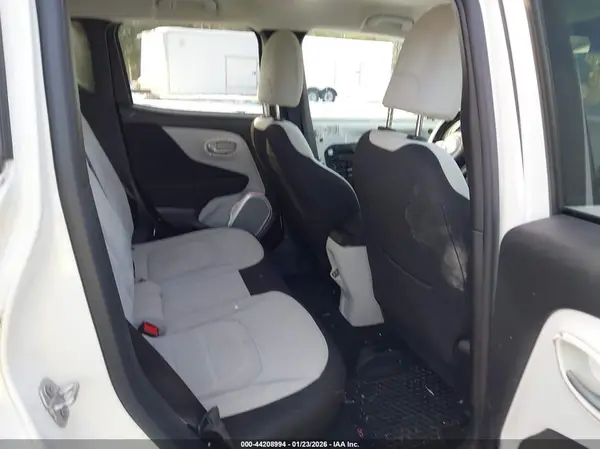 ZACCJBBB2JPH52038 2018 JEEP RENEGADE - Image 8