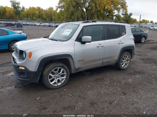 ZACCJBBB2JPH55277 2018 JEEP RENEGADE - Image 2