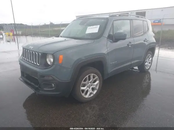 ZACCJBBB2JPH56428 2018 JEEP RENEGADE - Image 2