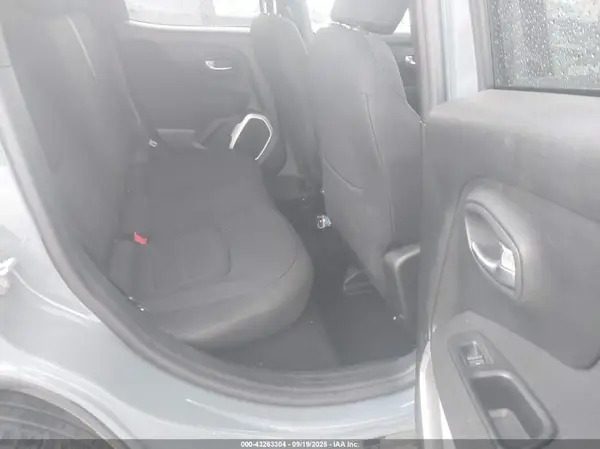 ZACCJBBB2JPH56428 2018 JEEP RENEGADE - Image 8