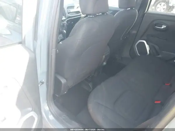ZACCJBBB2JPH64738 2018 JEEP RENEGADE - Image 8